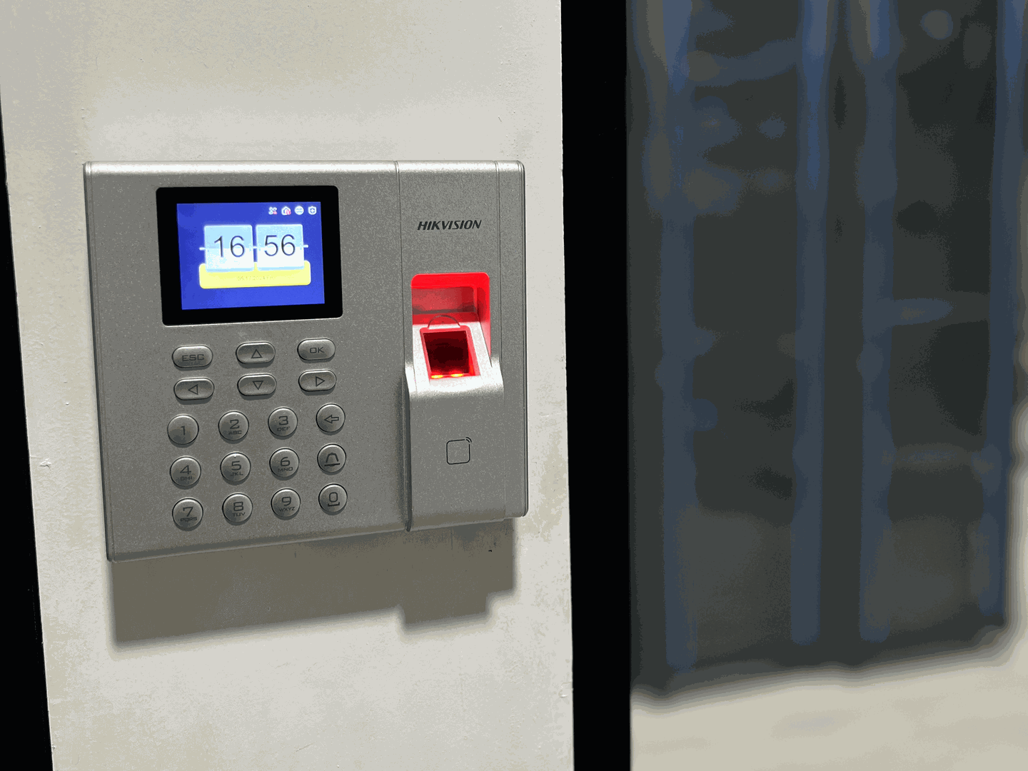 instalasi access door